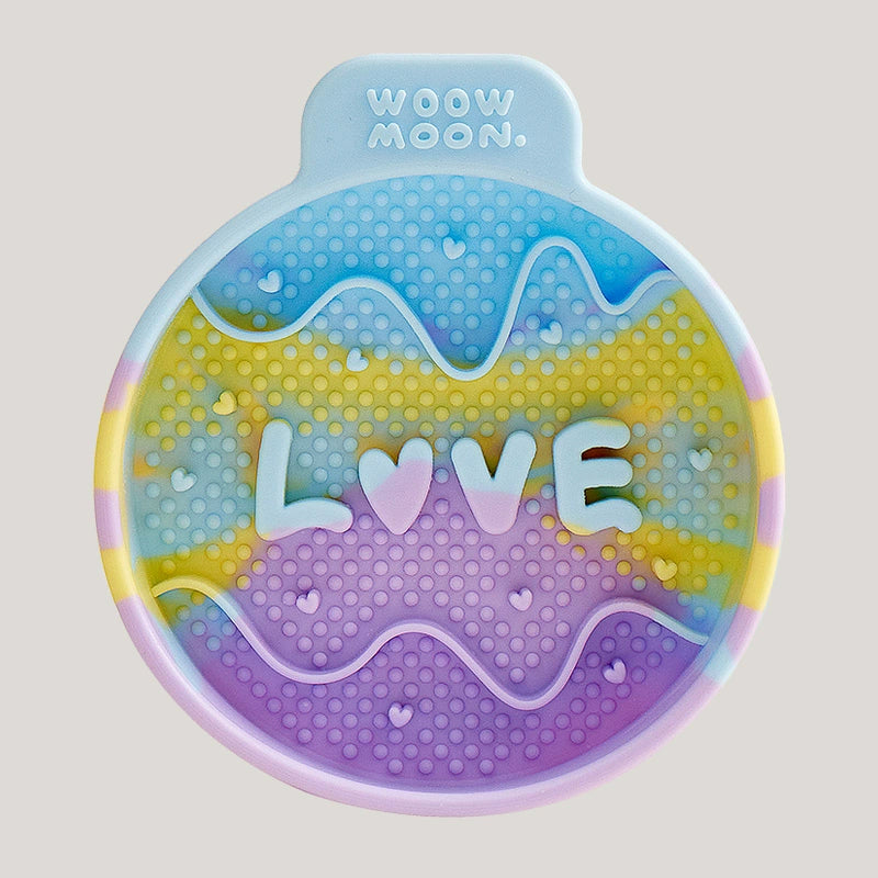WOOW moon LOVE Silicone Slow Feeder | Shortie Friends
