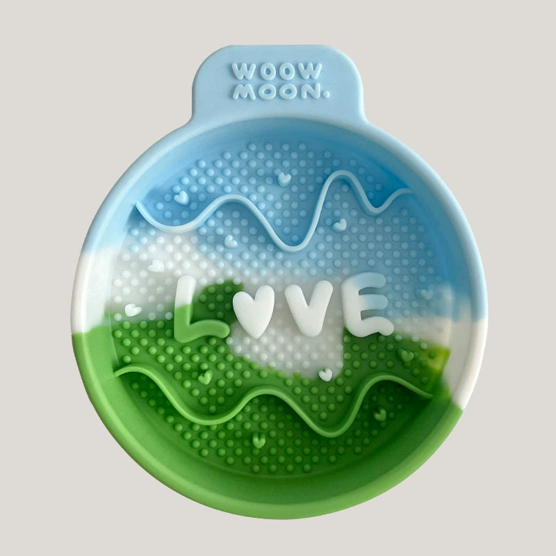 WOOW moon LOVE Silicone Slow Feeder | Shortie Friends